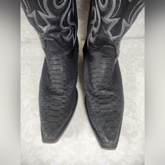 Men's Los Altos Black Python and Silver Stitching Western Boots - Picture 9 of 11